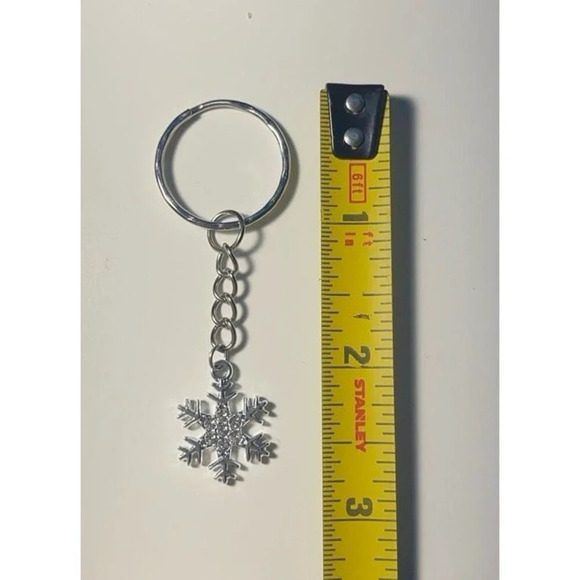 Silver Snowflake Keychain - Picture 3 of 3